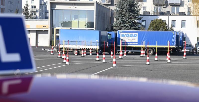 Prosty sposób na pobranie Worda na komputer – krok po kroku